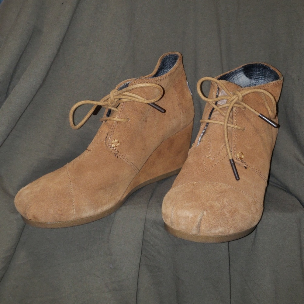 7.5 Desert Wedge TOMS in Chestnut
